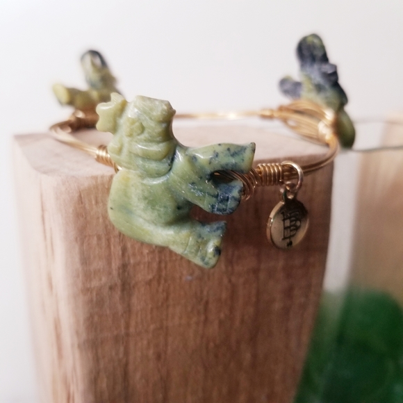 Bourbon and Bowties Wired Elephant Bracelet - Picture 9 of 12